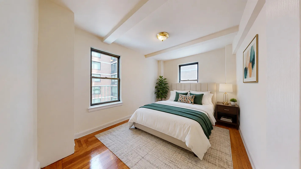 East 38th Street - Photo 12