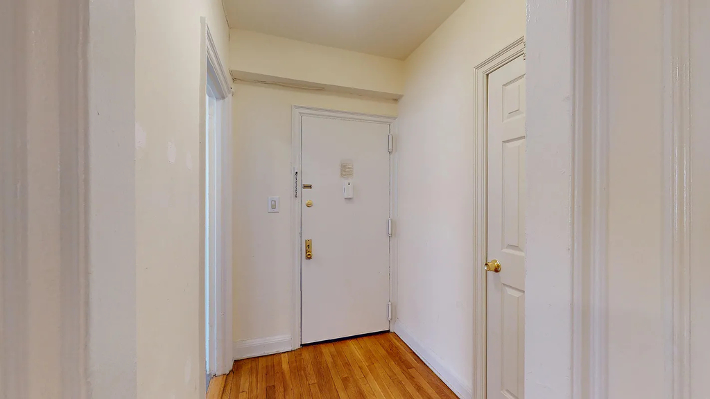 East 38th Street - Photo 3