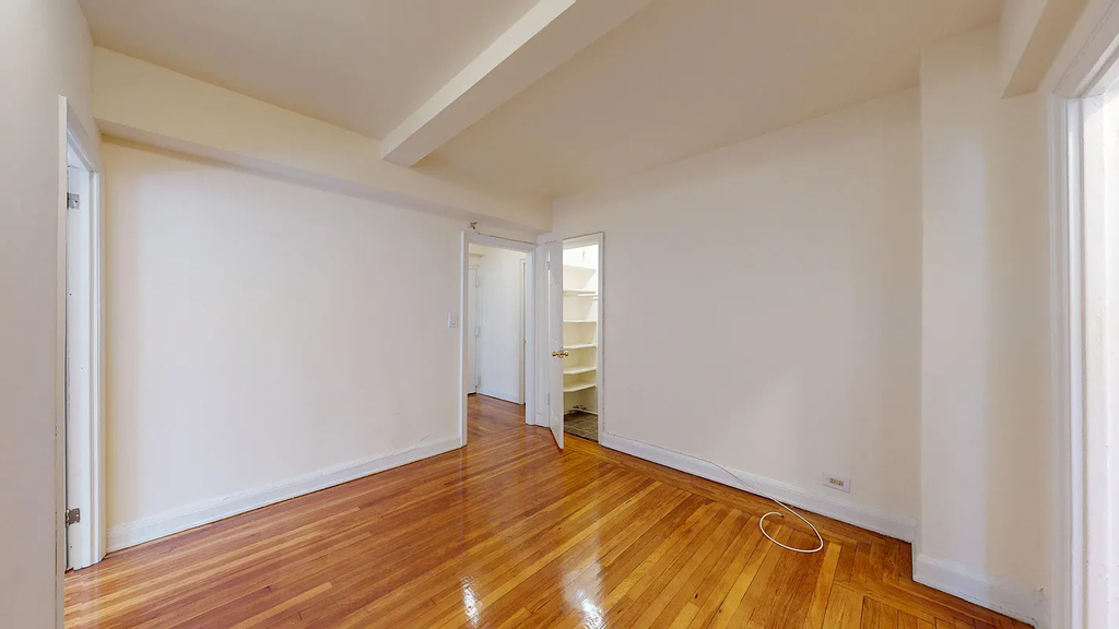 East 38th Street - Photo 4