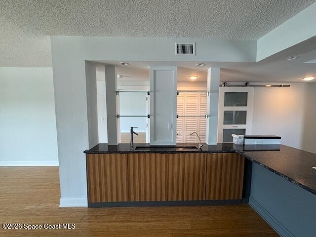 1208 E River Drive - Photo 4