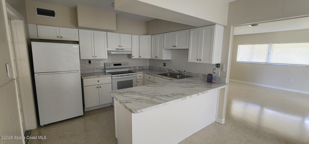 407 4th Street N - Photo 5