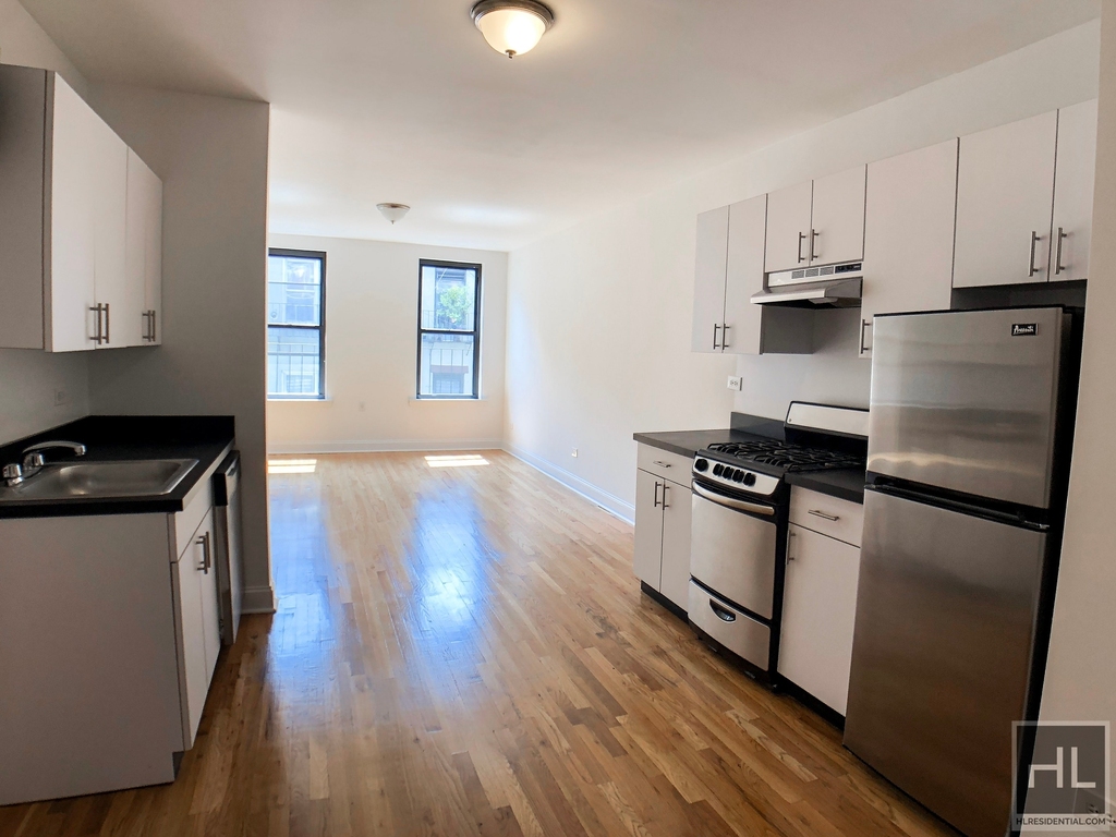 E 89 St - Photo 1
