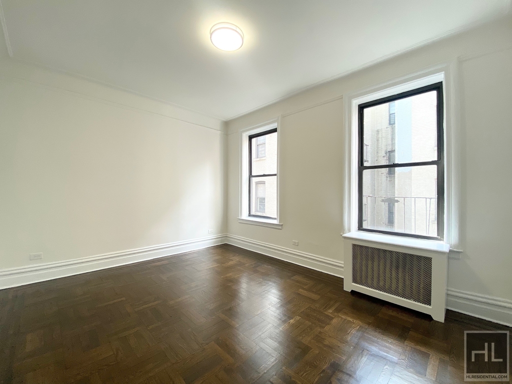 West 104 Street - Photo 0