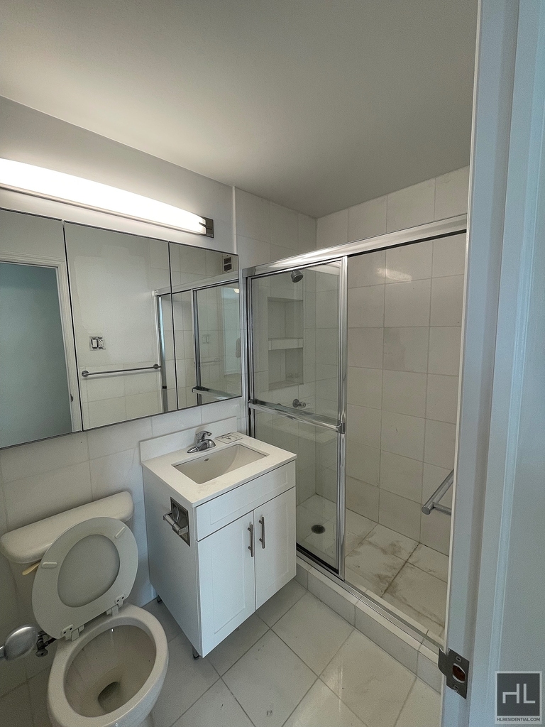 East 71st Street - Photo 22