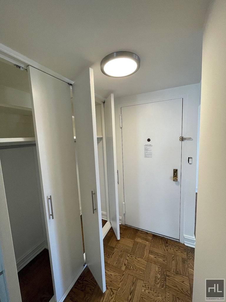 East 71st Street - Photo 15