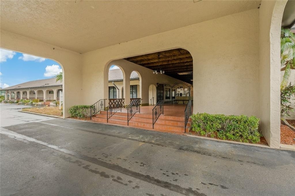 10032 65th Avenue N - Photo 4