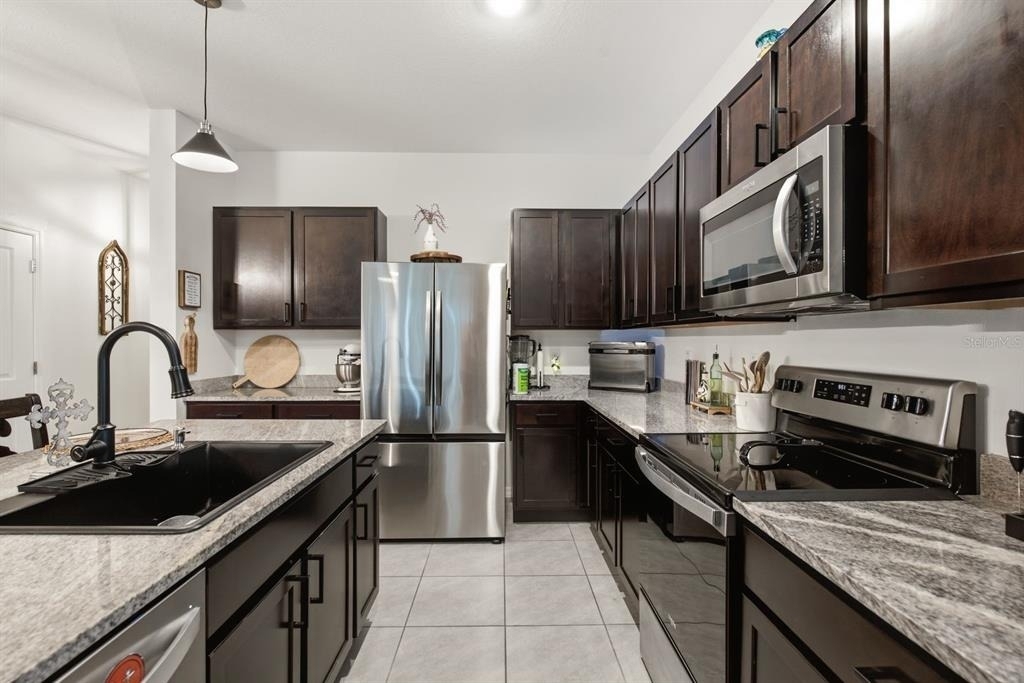 16119 Glowing Grove Avenue - Photo 18