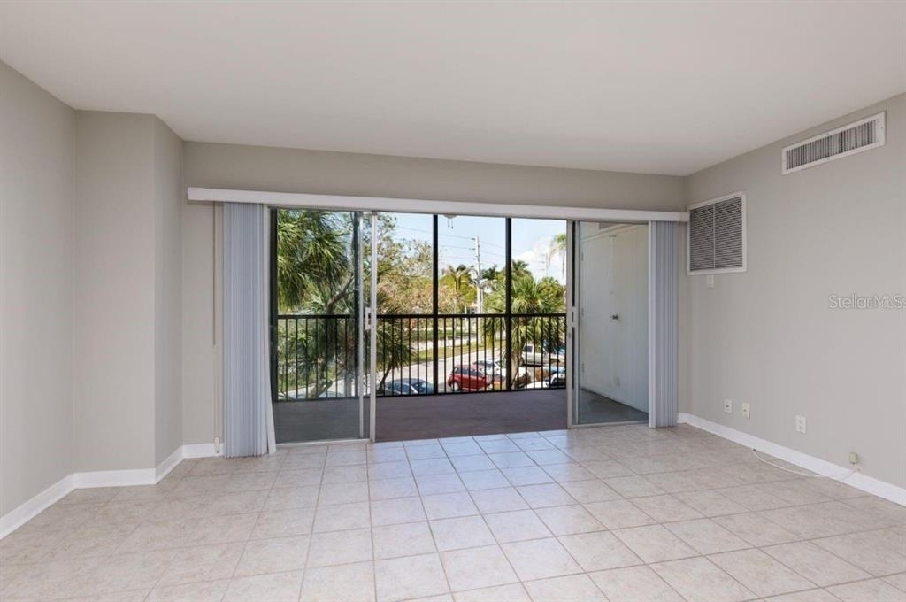 10355 Paradise Boulevard - Photo 13