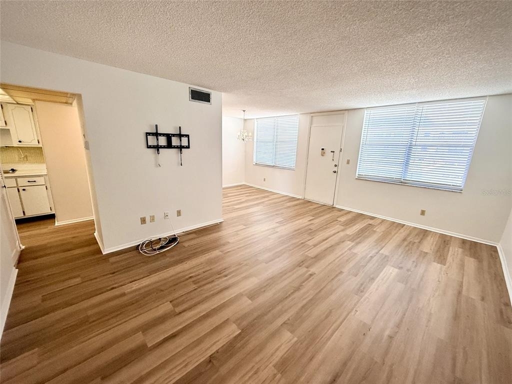 4880 Locust Street Ne - Photo 4