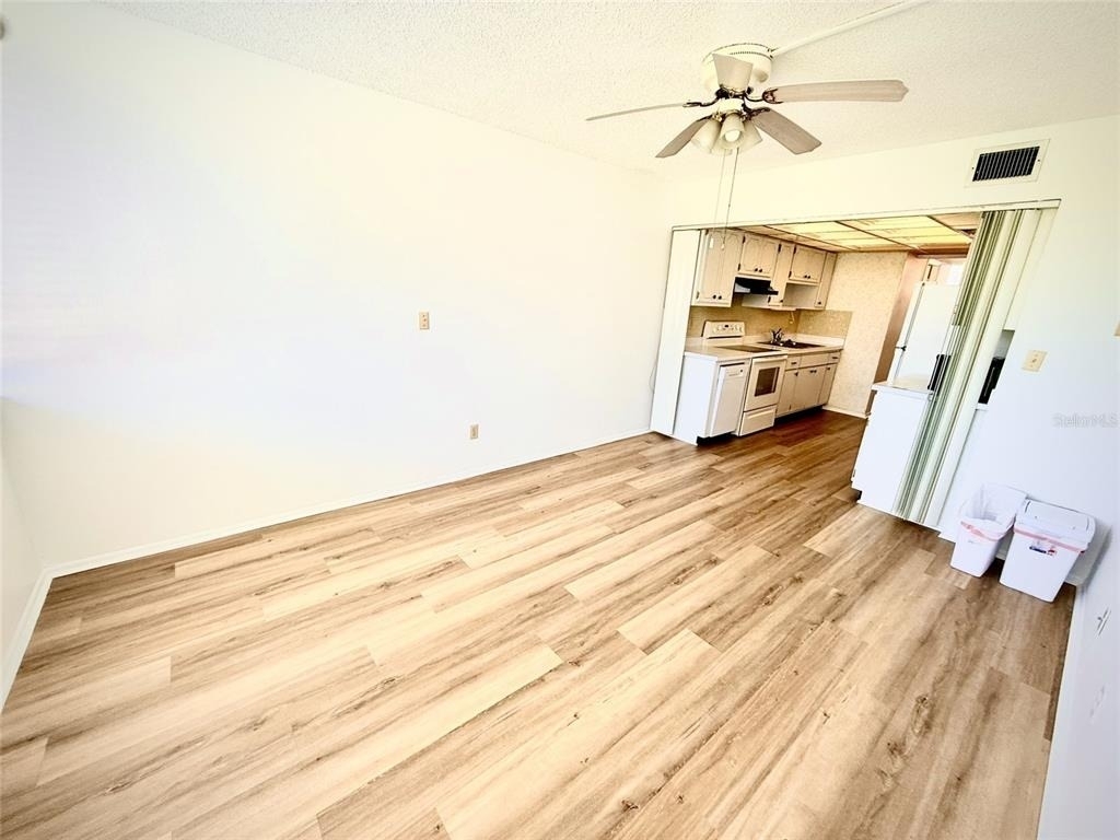 4880 Locust Street Ne - Photo 9
