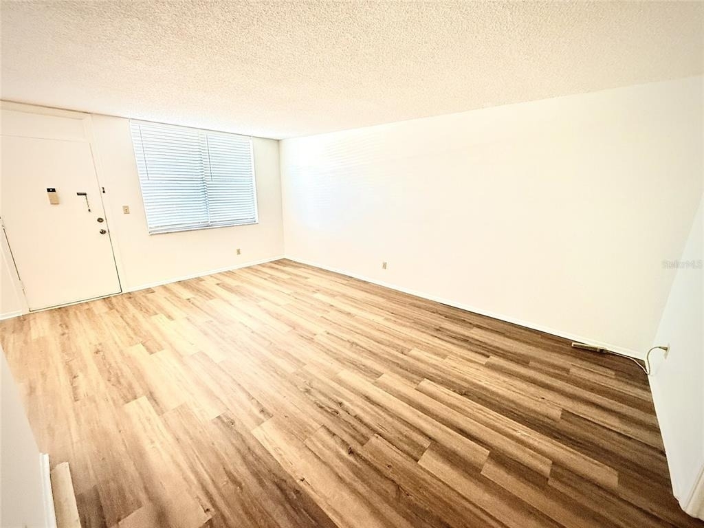 4880 Locust Street Ne - Photo 3