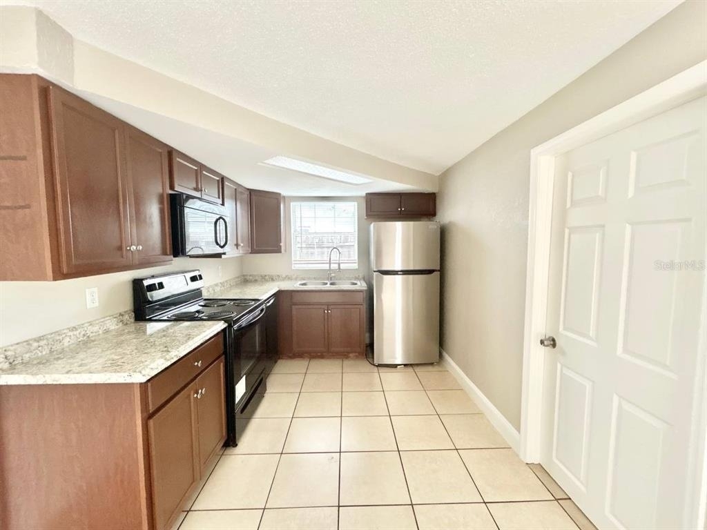 3323 Fairmount Drive - Photo 9