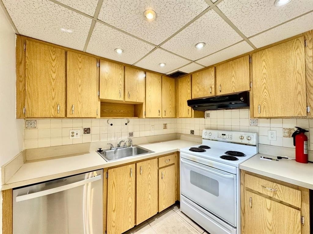 11703 Raintree Village Boulevard - Photo 7