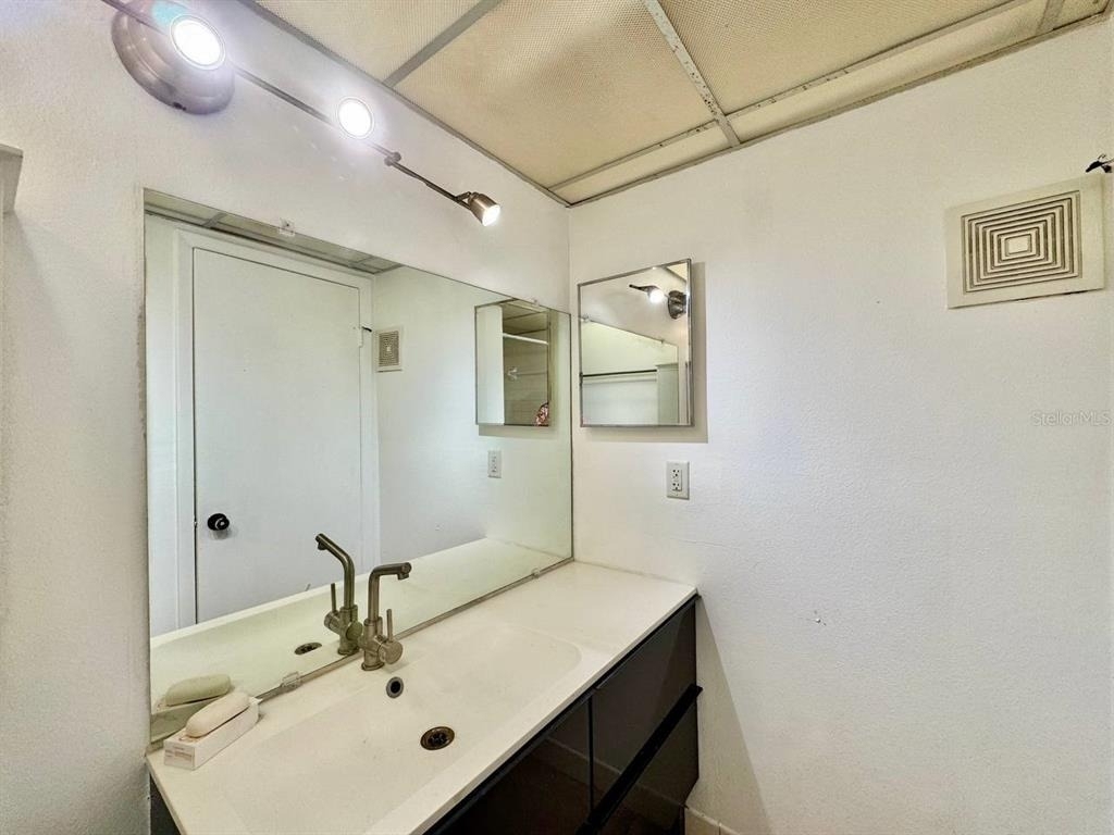 11703 Raintree Village Boulevard - Photo 13