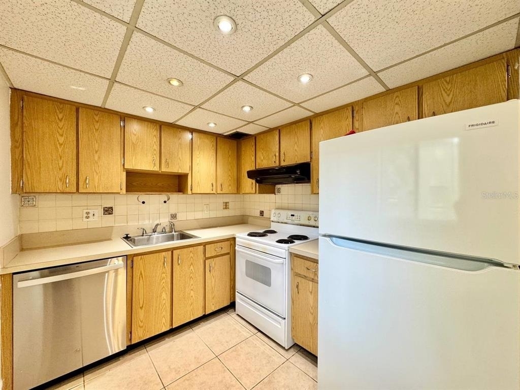 11703 Raintree Village Boulevard - Photo 6