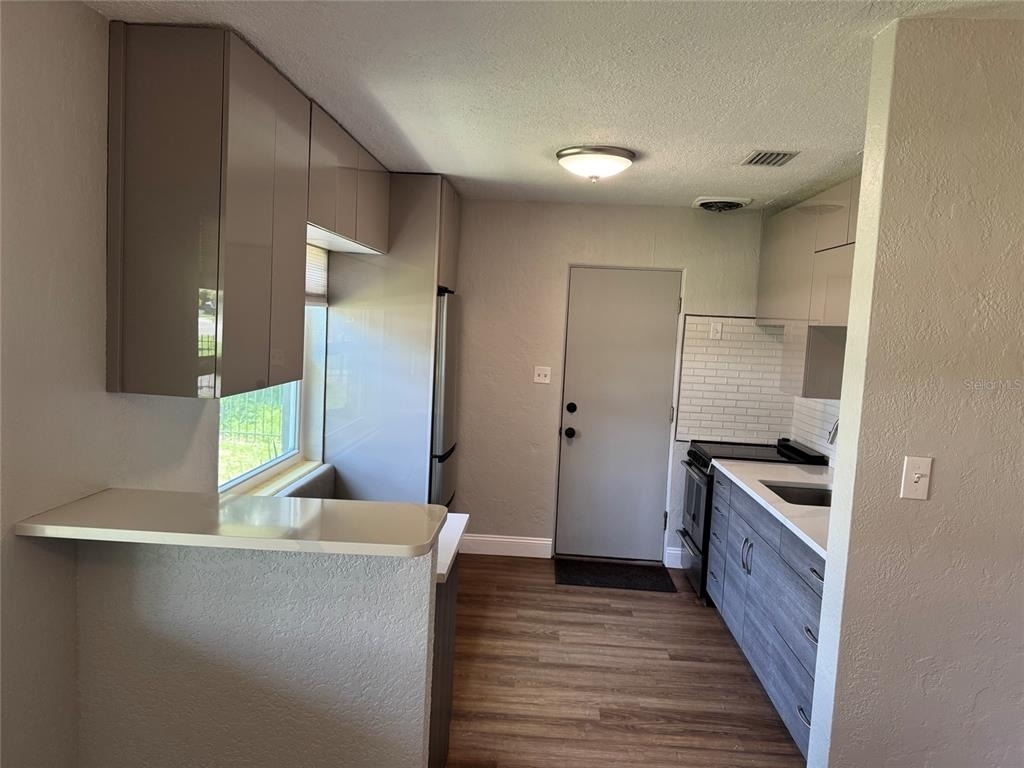 2845 9th Avenue N - Photo 8