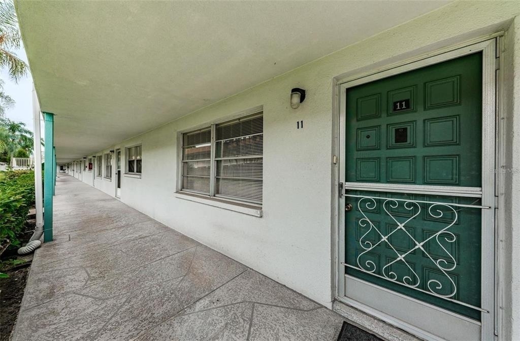 5217 81st Street N - Photo 1