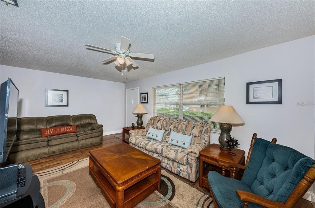 5217 81st Street N - Photo 2