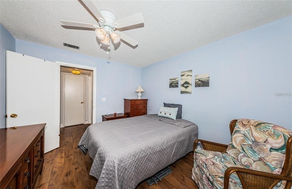 5217 81st Street N - Photo 7