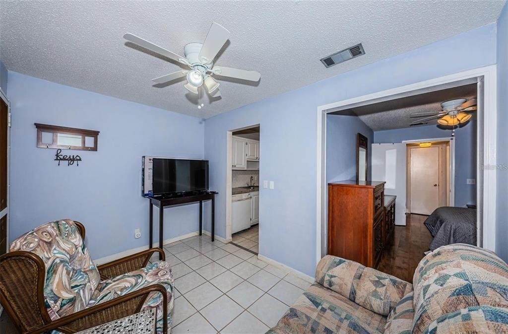 5217 81st Street N - Photo 6