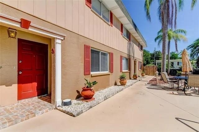 300 6th Street N - Photo 0