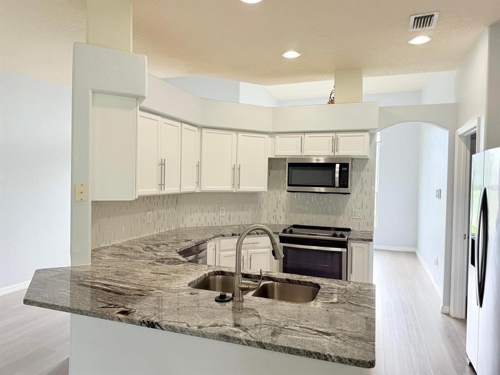 1905 Fairway Loop - Photo 4