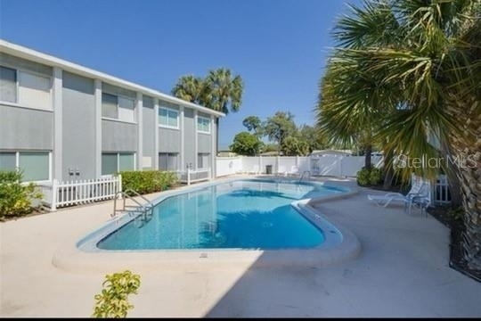334 48th Avenue N - Photo 0