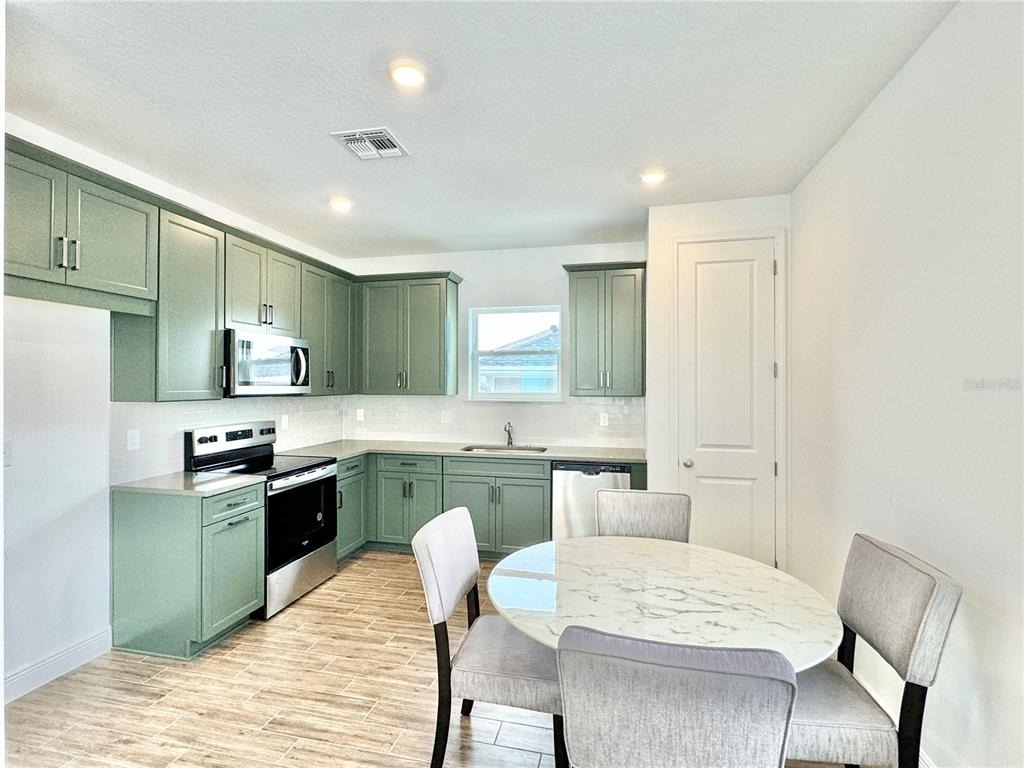 13442 Leggett Alley - Photo 9