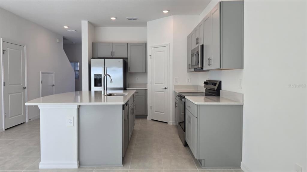 2220 Portrait Street - Photo 2