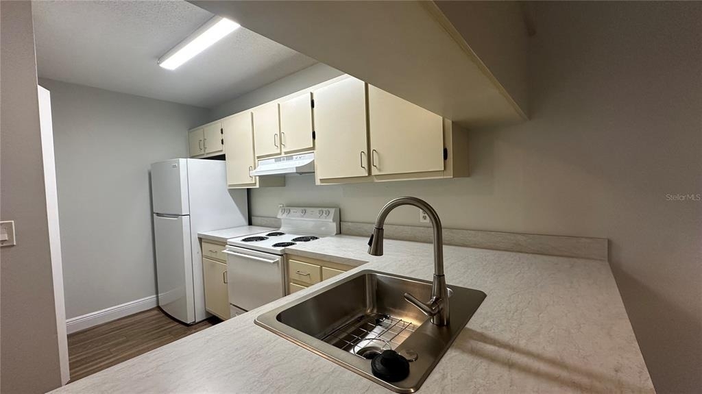 6126 Curry Ford Road - Photo 14