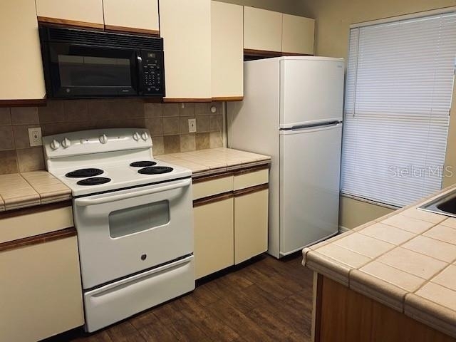 1604 Sunside Square - Photo 3