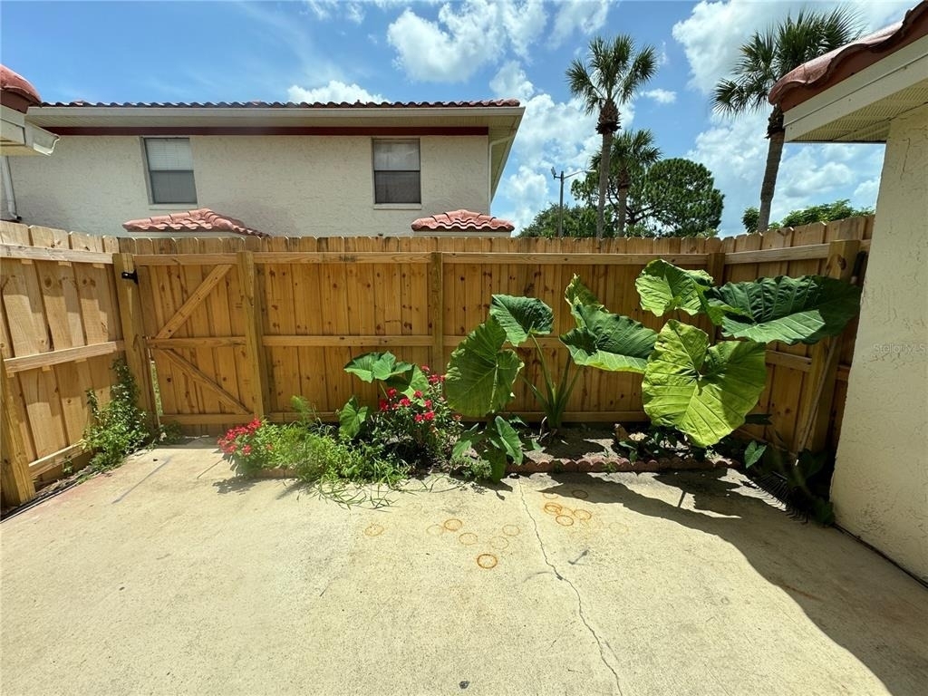 1643 Sandy Point Square - Photo 20