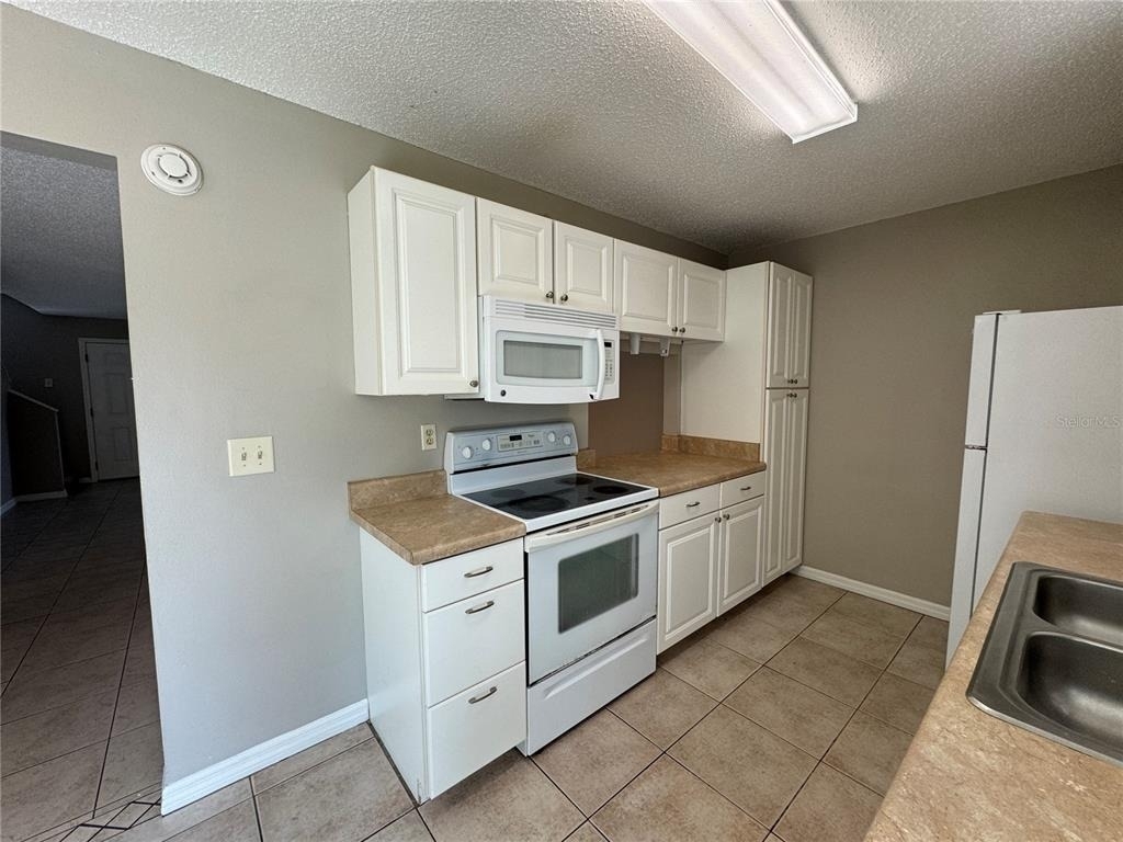 1643 Sandy Point Square - Photo 7