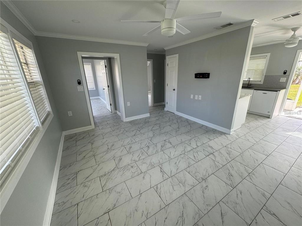 301 Colonia Lane W - Photo 2