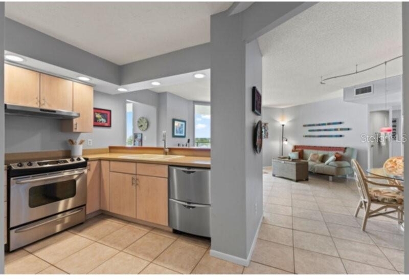 1111 N Gulfstream Avenue - Photo 17