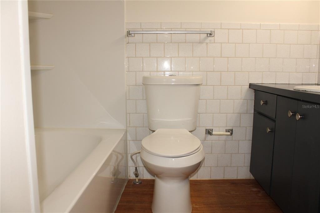 3900 Roxane Boulevard - Photo 9