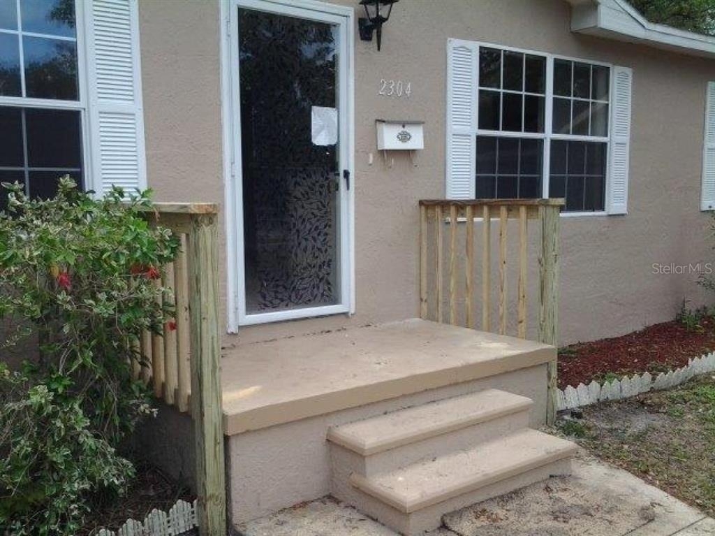 2304 Kingston Street S - Photo 0