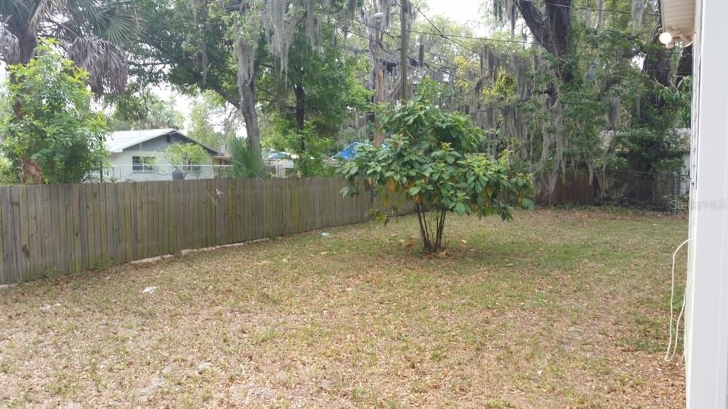 2304 Kingston Street S - Photo 3