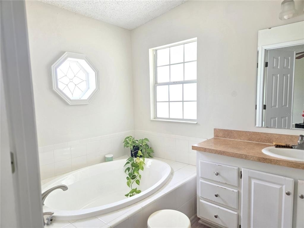 2304 Kingston Street S - Photo 16