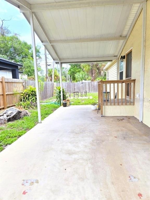 2304 Kingston Street S - Photo 2