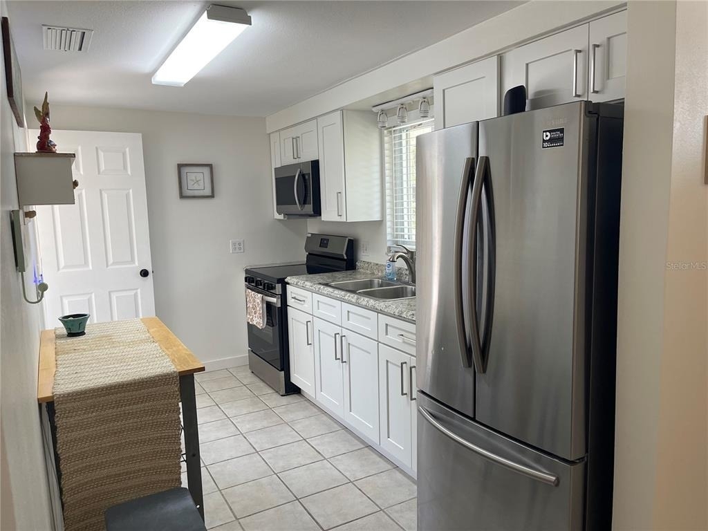 2904 Avenue B - Photo 3