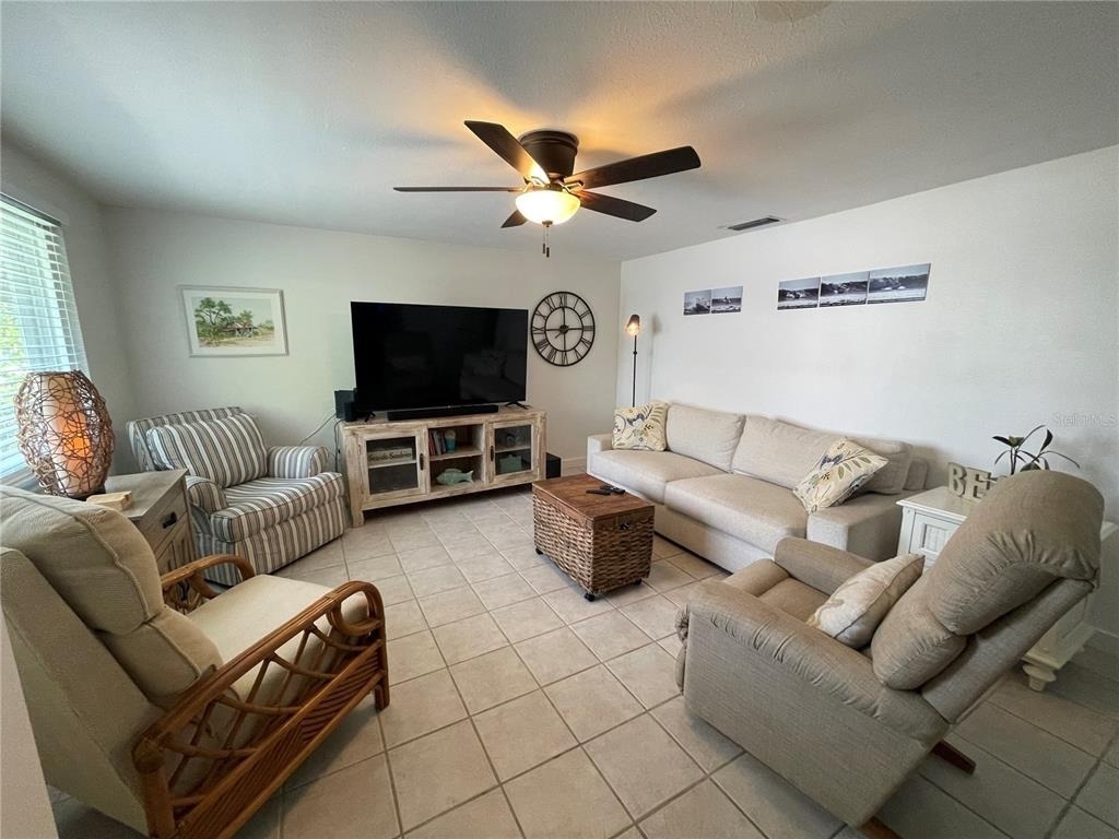 2904 Avenue B - Photo 2