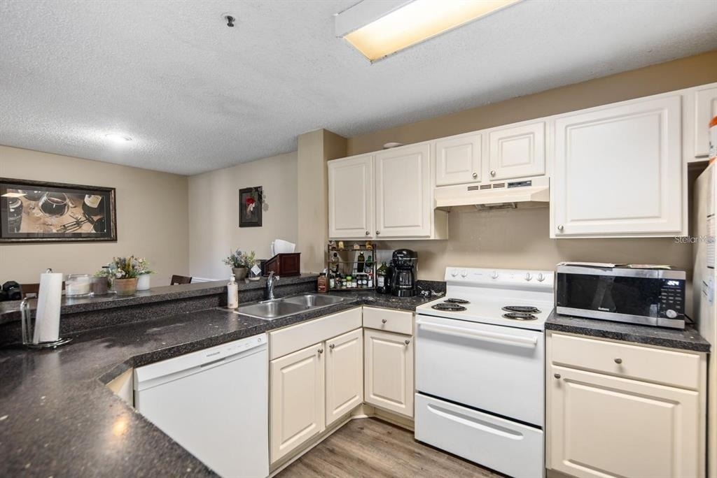 4045 Crockers Lake Boulevard - Photo 10