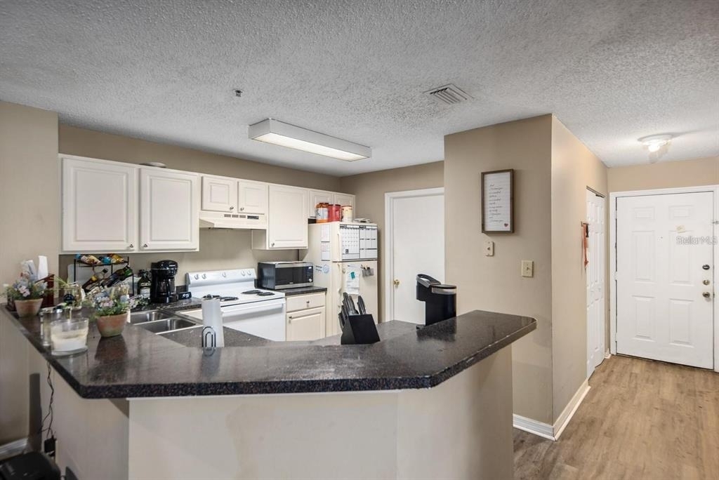 4045 Crockers Lake Boulevard - Photo 9