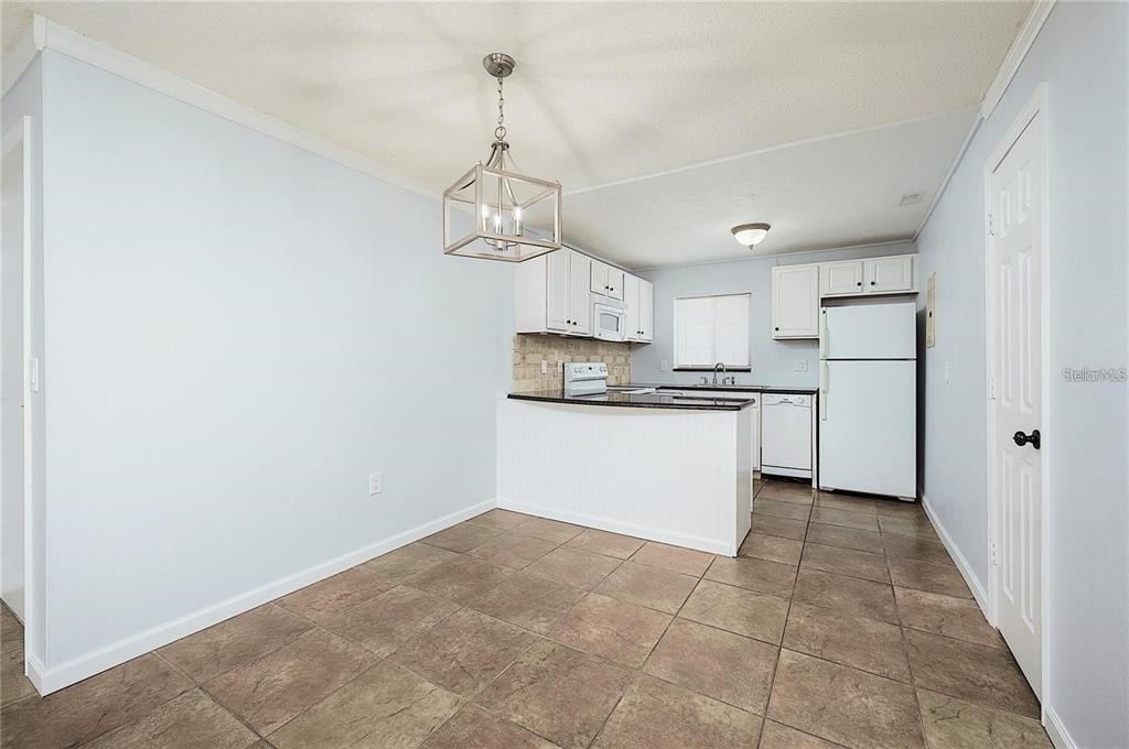 2608 Hidden Lake Drive N - Photo 4