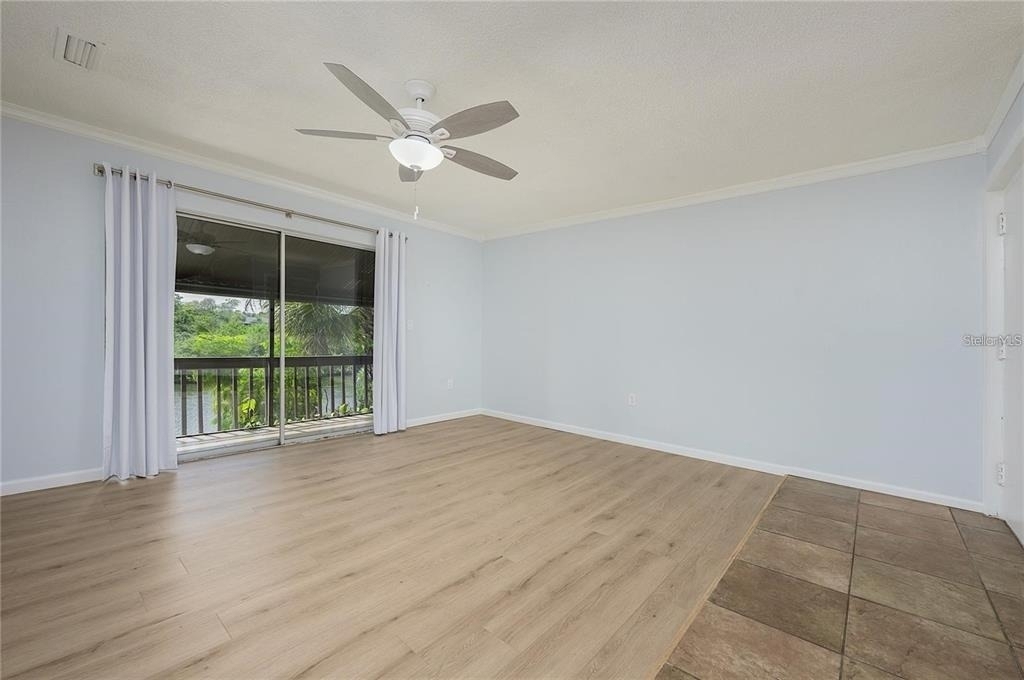 2608 Hidden Lake Drive N - Photo 3