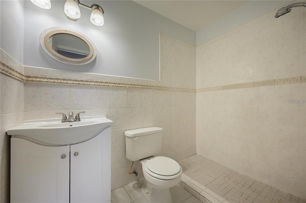 2608 Hidden Lake Drive N - Photo 13
