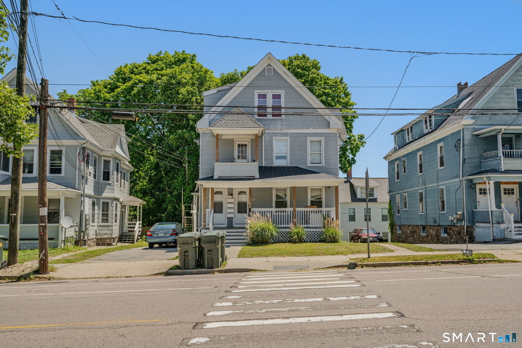 144-146 Montauk Avenue - Photo 1
