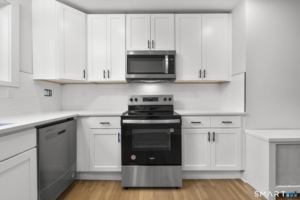 1070 Whitney Avenue - Photo 6