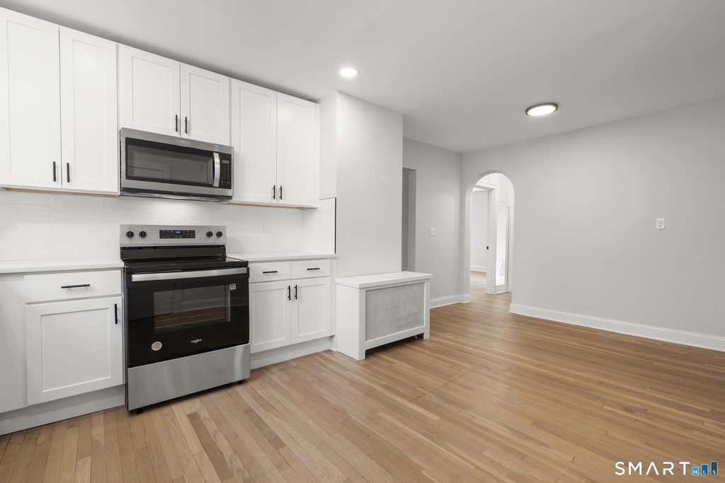 1070 Whitney Avenue - Photo 7